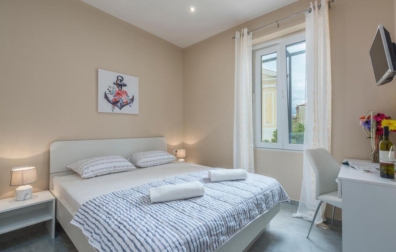 Roberto Rooms Porec Bagian luar foto