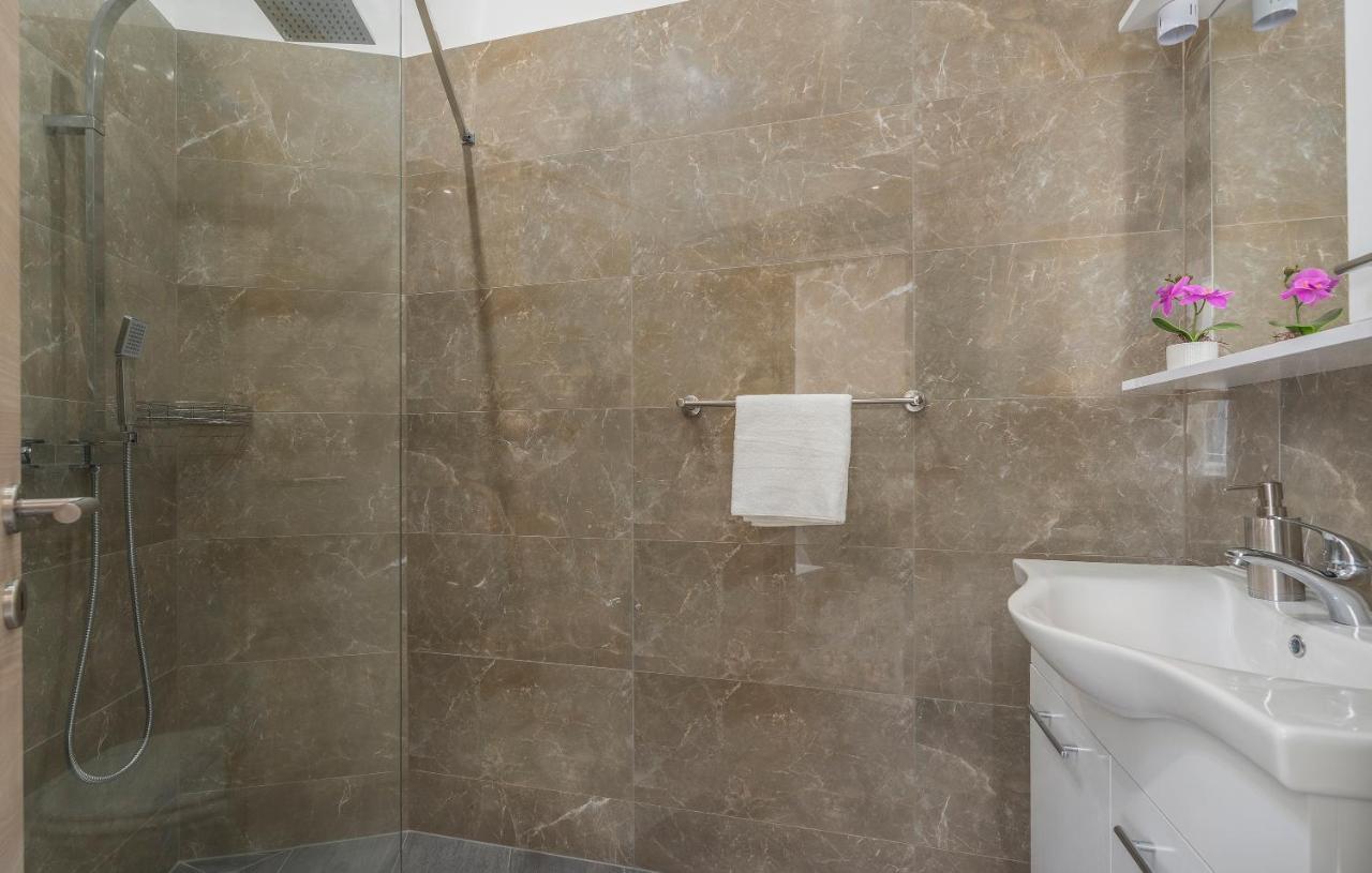 Roberto Rooms Porec Bagian luar foto