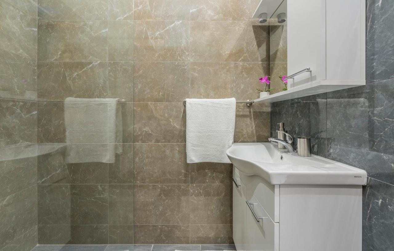 Roberto Rooms Porec Bagian luar foto